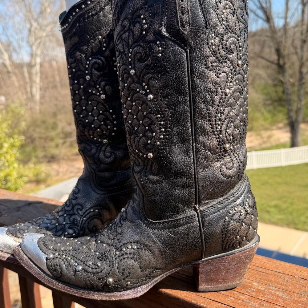 Corral Studded, Elaborately, Embroidered, Boots. - Picture 3 of 13
